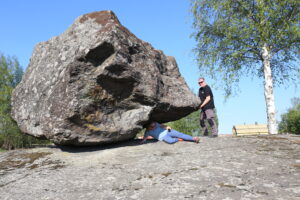 Onkiniemen liikkuva kivi, Sysmä, Onkiniemi rocking stone