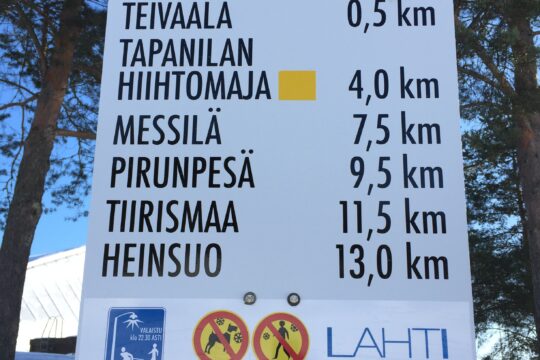 Hiihtoladut Lahden Urheilukeskuksessa cross-country skiing
