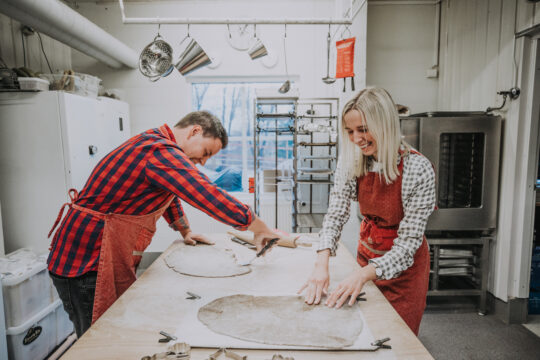 Kinnarin tila piparkakkujen leivonta baking ginger breads in Kinnari Farm Hollola