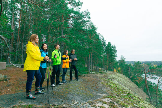 Yli-Kaitala Resort Iitti sauvakävely näköalapaikka Nordic walking viewpoint over a lake