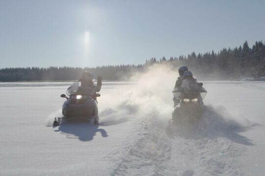 Lehmonkärki Asikkala kelkkasafari snowmobile safari