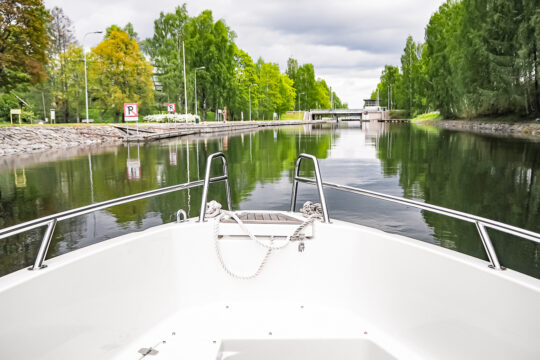 Vääksy kanava veneestä