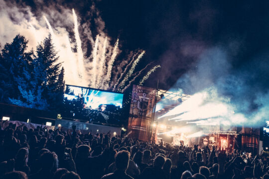 yleisöä soundfest-festareilla illalla