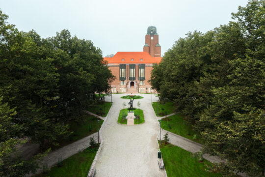 Lahden kaupungintalo ja puisto