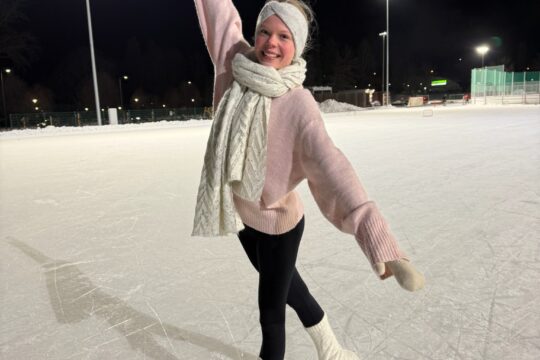 Taitoluistelija Lahden Kisapuistossa